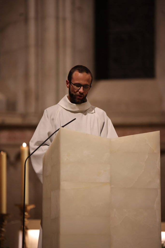 Retour en photos de linstallation du père Patrick ROLLIN comme