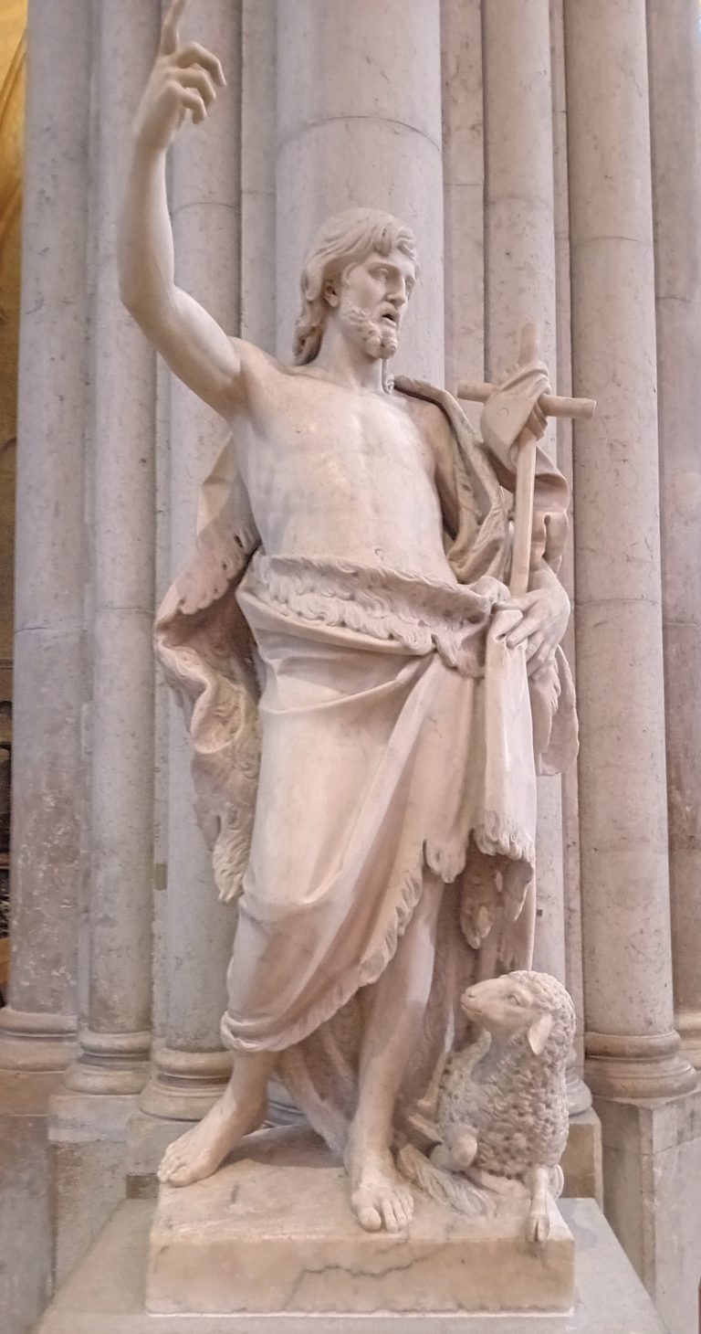 Lire la suite à propos de l’article Deux majestueuses sculptures, saint Étienne et saint Jean-Baptiste, vous accueillent devant le chœur de la cathédrale